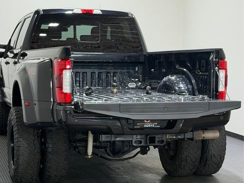 Used 2019 Ford F350 Lariat w/ Lariat Ultimate Package AWD/4WD image 12