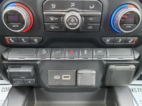 Used 2020 Chevrolet Silverado 3500 LTZ w/ LTZ Convenience Package image 27