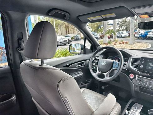 Used 2020 Honda Passport Touring image 17