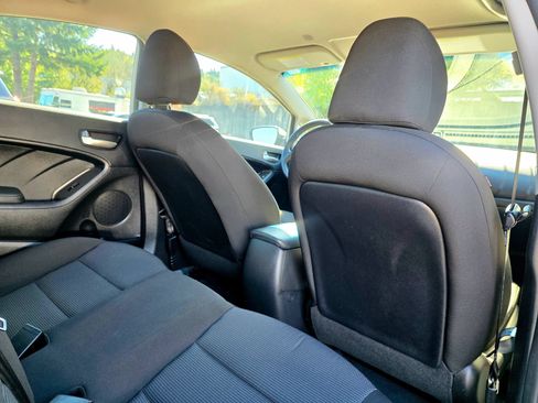 Used 2018 Kia Forte LX FWD image 57