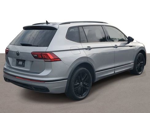 Used 2022 Volkswagen Tiguan SE R-Line FWD image 4