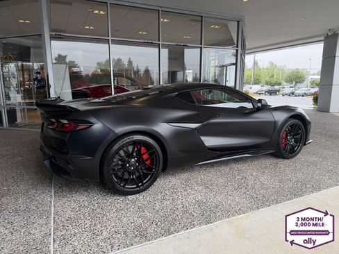 Used 2023 Chevrolet Corvette Z06 RWD image 7