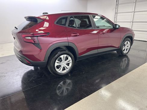 Used 2024 Chevrolet Trax LS image 23