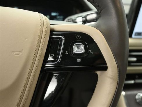 Certified 2023 Lincoln Aviator Reserve w/ Equipment Group 201A image 18