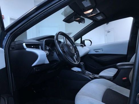 Used 2022 Toyota Corolla SE w/ SE Preferred Package FWD image 10
