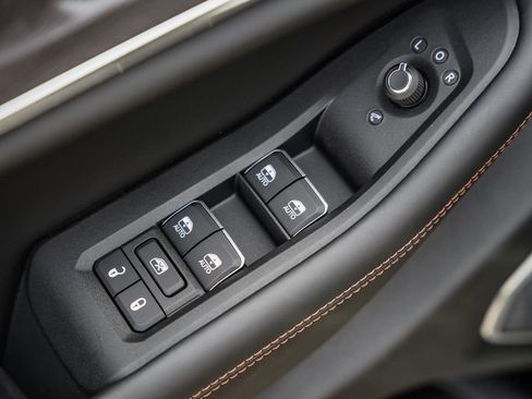 New 2025 Jeep Grand Cherokee Overland w/ Adv Protech Group III image 38