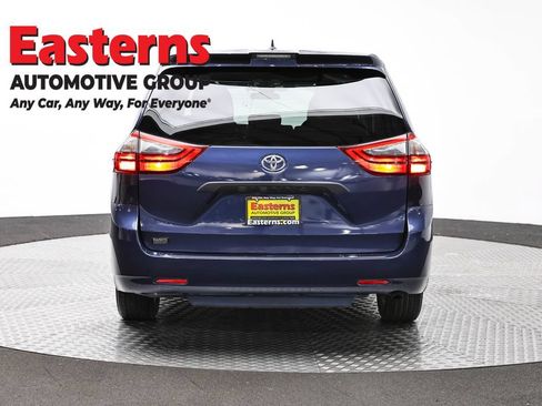Used 2020 Toyota Sienna L FWD image 6