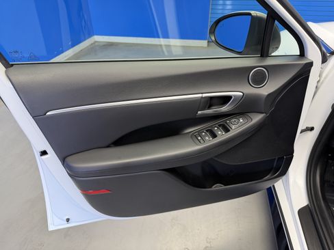 Used 2021 Hyundai Sonata SEL w/ Preferred Accessory Package FWD image 9