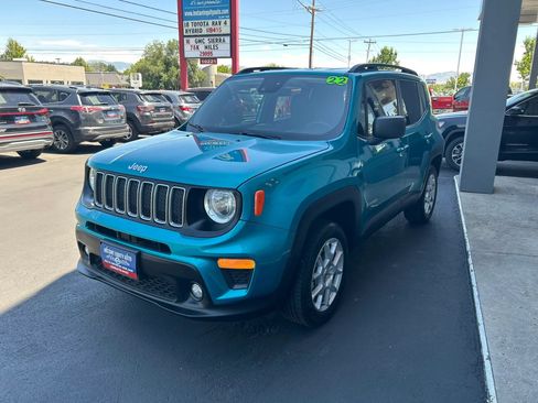 Used 2022 Jeep Renegade Latitude AWD/4WD image 31