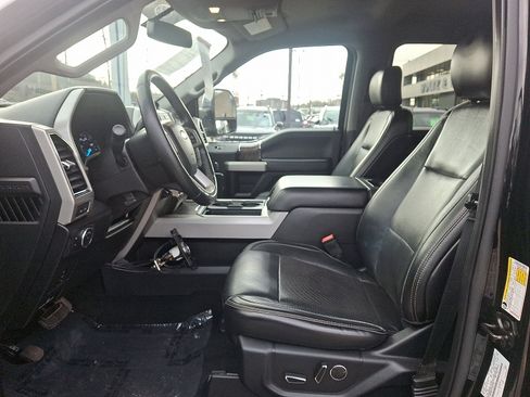 Used 2019 Ford F350 Lariat w/ Chrome Package image 13