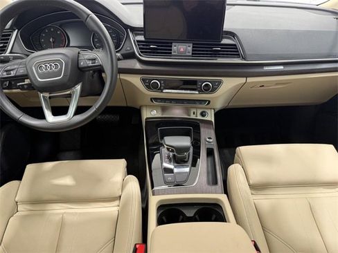 Certified 2025 Audi Q5 2.0T Premium image 9