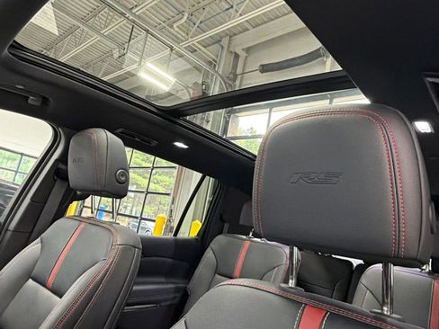 Used 2026 Chevrolet Traverse RS w/ LPO, Floor Liner Package AWD/4WD image 31