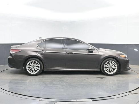 Used 2018 Toyota Camry XLE w/ Audio Package FWD image 11