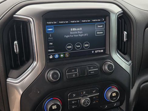 Used 2022 Chevrolet Silverado 1500 RST AWD/4WD image 11