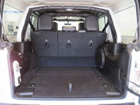 Used 2023 Jeep Wrangler Unlimited Sahara image 27