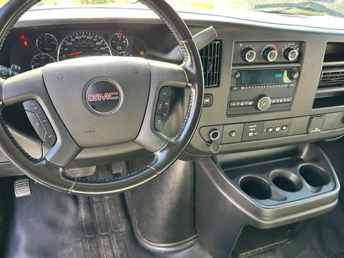 Used 2020 GMC Savana 2500 Extended w/ Driver Convenience Package image 10