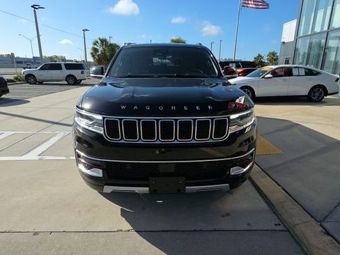 Used 2024 Jeep Wagoneer L Series II w/ Flexible Seating Group image 9