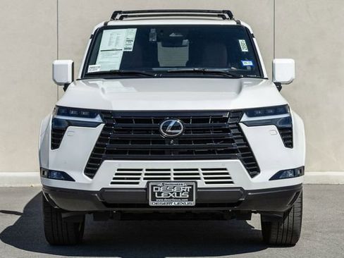 Used 2025 Lexus GX 550 w/ Accessory Package (2T) image 2