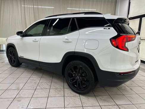 Used 2020 GMC Terrain SLE w/ Elevation Edition FWD image 9