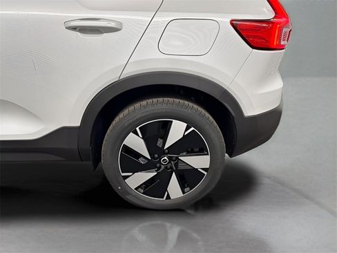 New 2024 Volvo XC40 Recharge Core w/ Protection Package Premier image 14