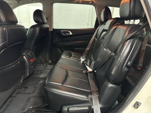 Used 2019 Nissan Pathfinder Platinum AWD/4WD image 22