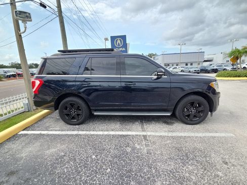Used 2021 Ford Expedition XLT RWD image 3