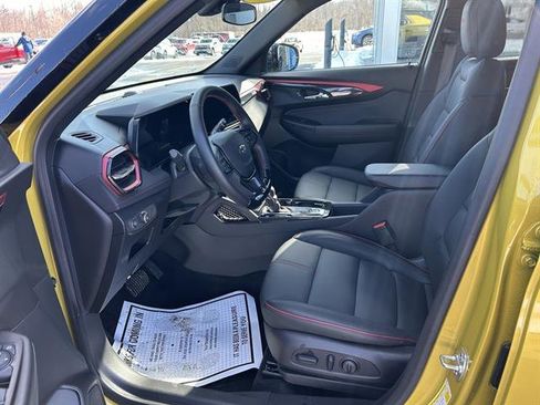 Used 2025 Chevrolet TrailBlazer RS w/ Driver Confidence Package image 28