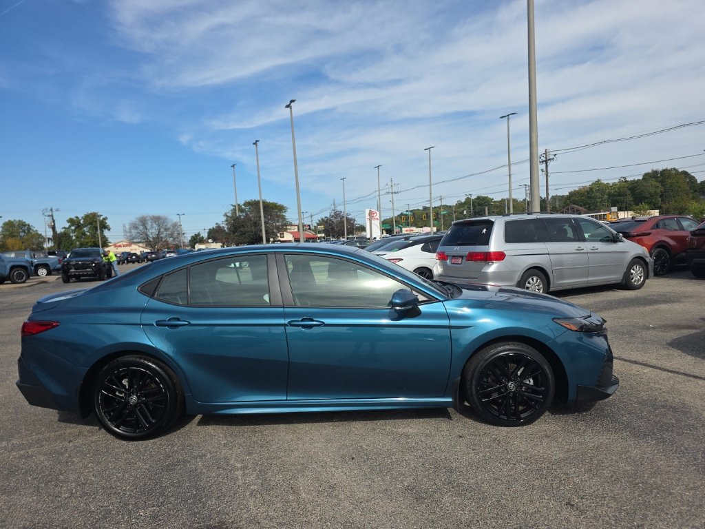 Certified 2025 Toyota Camry SE FWD image 3