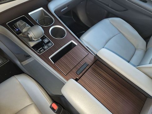 Used 2022 Toyota Sienna XLE image 28