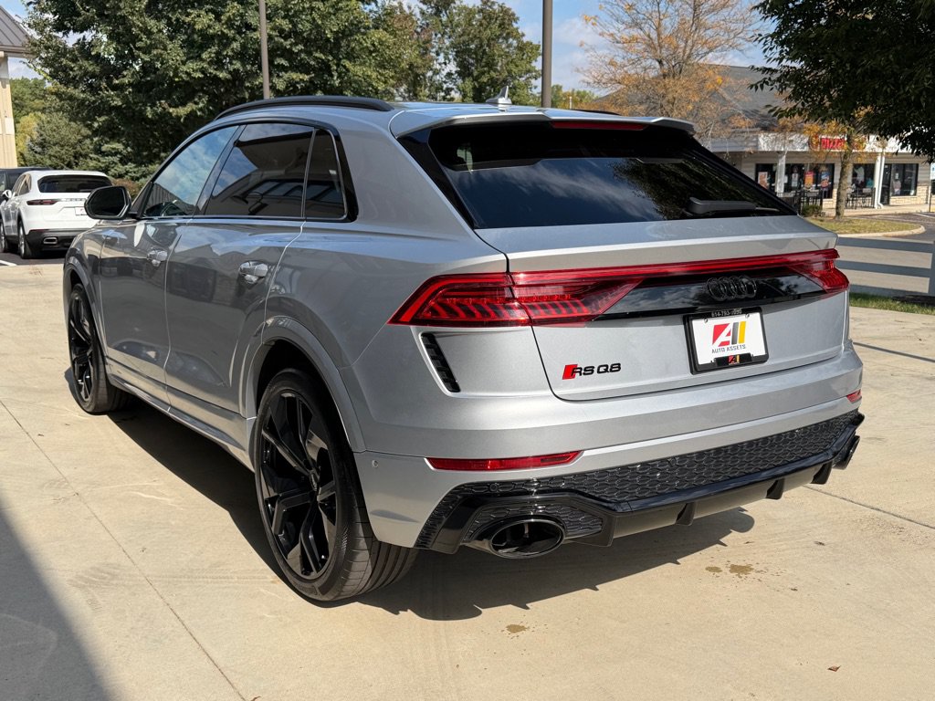 Used 2022 Audi RS Q8 AWD/4WD image 6