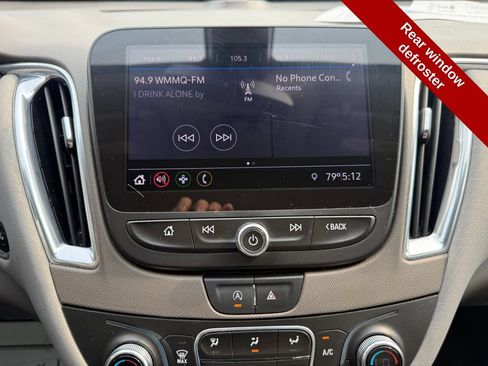 Used 2020 Chevrolet Malibu LT FWD image 24