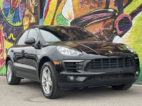 Used 2017 Porsche Macan w/ Driver Memory Package image 1