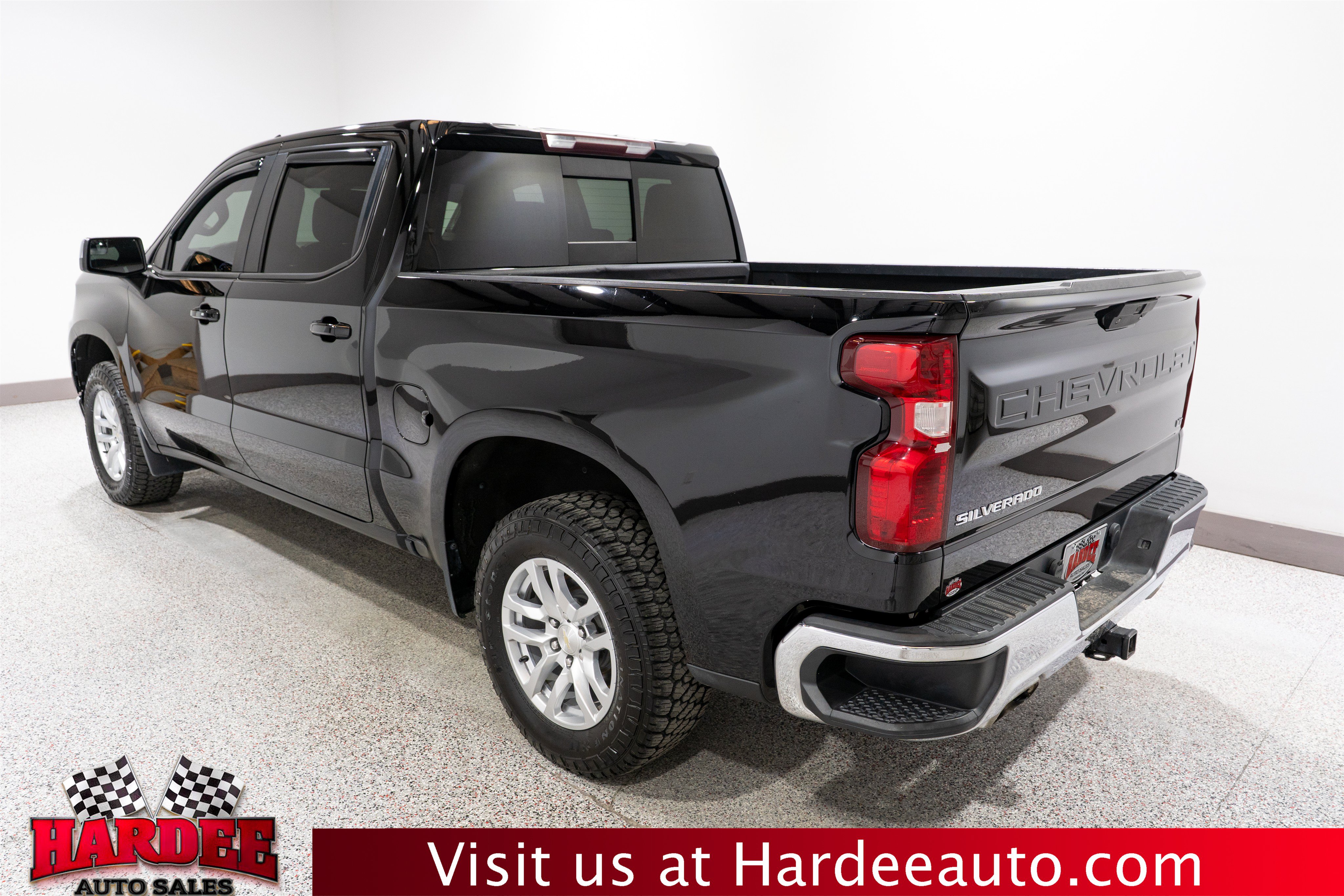 Used 2020 Chevrolet Silverado 1500 LT w/ All-Star Edition AWD/4WD image 3