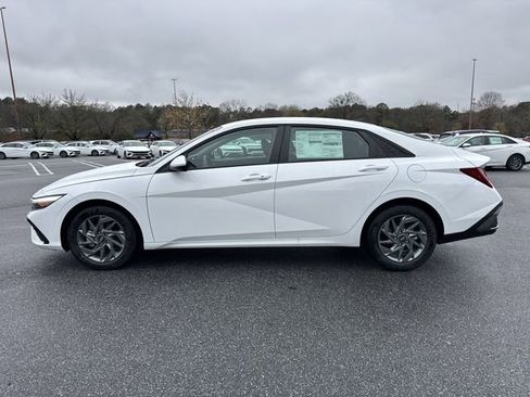 New 2026 Hyundai Elantra Blue image 4