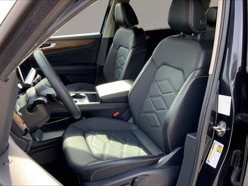 Used 2024 Volkswagen Atlas SE FWD image 23