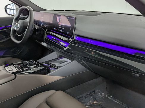 Certified 2024 BMW i5 eDrive40i w/ Convenience Package image 30