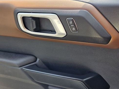 Used 2024 Ford Bronco Outer Banks image 33