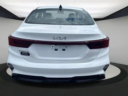 Used 2023 Kia Forte LXS image 5