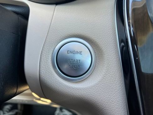 Used 2016 Mercedes-Benz GLC 300 4MATIC image 32