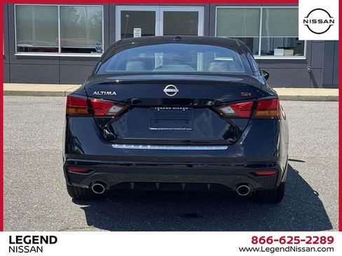 Certified 2023 Nissan Altima 2.5 SR w/ SR Premium Package FWD image 6