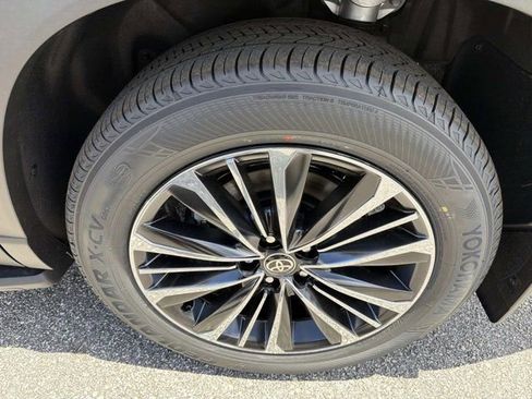 New 2026 Toyota Grand Highlander AWD Hybrid image 33