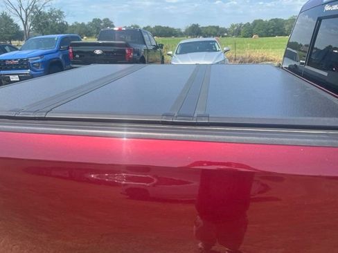 Used 2023 RAM 1500 Laramie AWD/4WD image 9