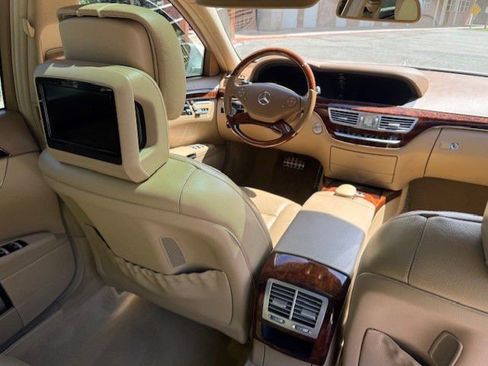 Used 2010 Mercedes-Benz S 550 image 30