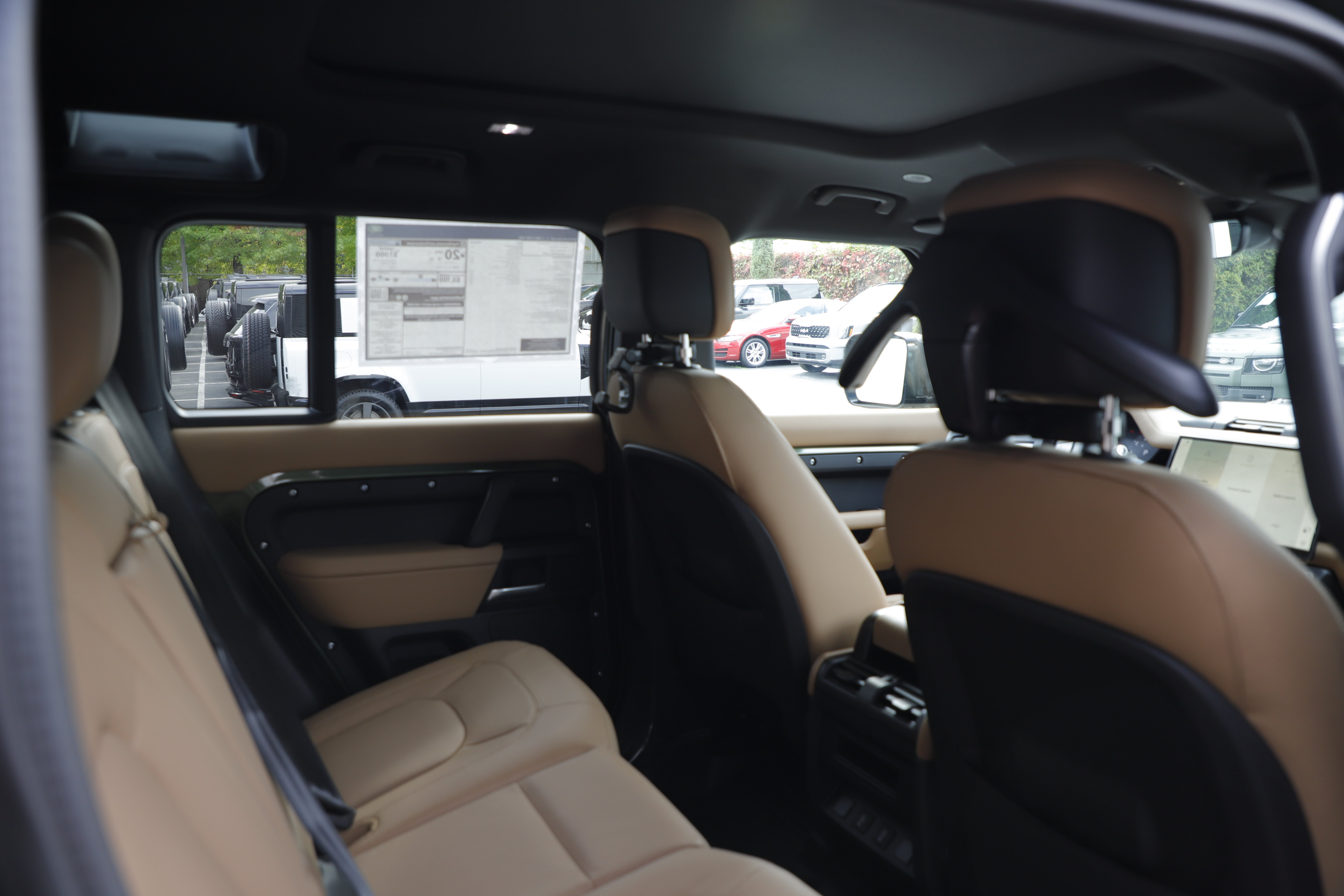 New 2026 Land Rover Defender 110 X-Dynamic SE AWD/4WD image 15
