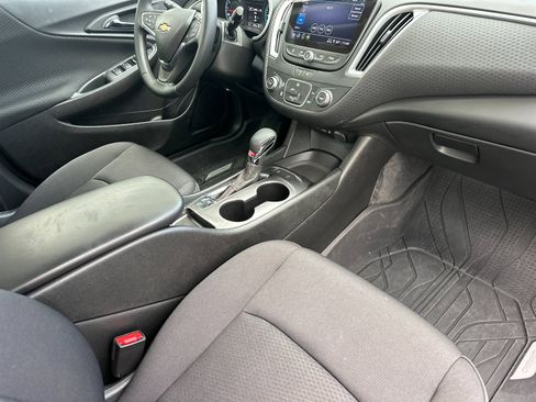Used 2025 Chevrolet Malibu RS image 16