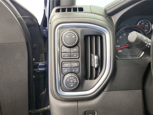 Used 2019 Chevrolet Silverado 1500 LTZ AWD/4WD image 25