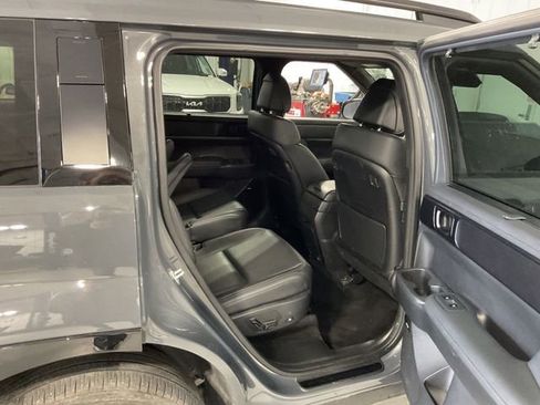 Used 2024 Hyundai Santa Fe Calligraphy FWD image 11