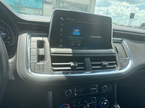 Used 2023 Chevrolet Suburban Premier AWD/4WD image 18