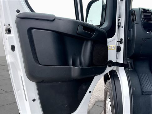 Used 2025 RAM ProMaster 2500 w/ Convenience Group FWD image 19