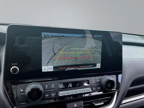 Used 2024 Toyota Grand Highlander AWD image 16